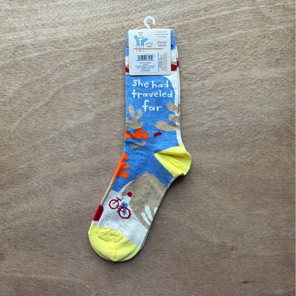 NWT Blue Q She Had Traveled Far Women’s Soft Combed Cotton Crew Socks - Picture 5 of 5